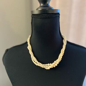 Elegant Cream Pearl Necklace